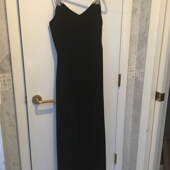 Vintage black velvet gown with rhinestone straps - Picture 2 of 3